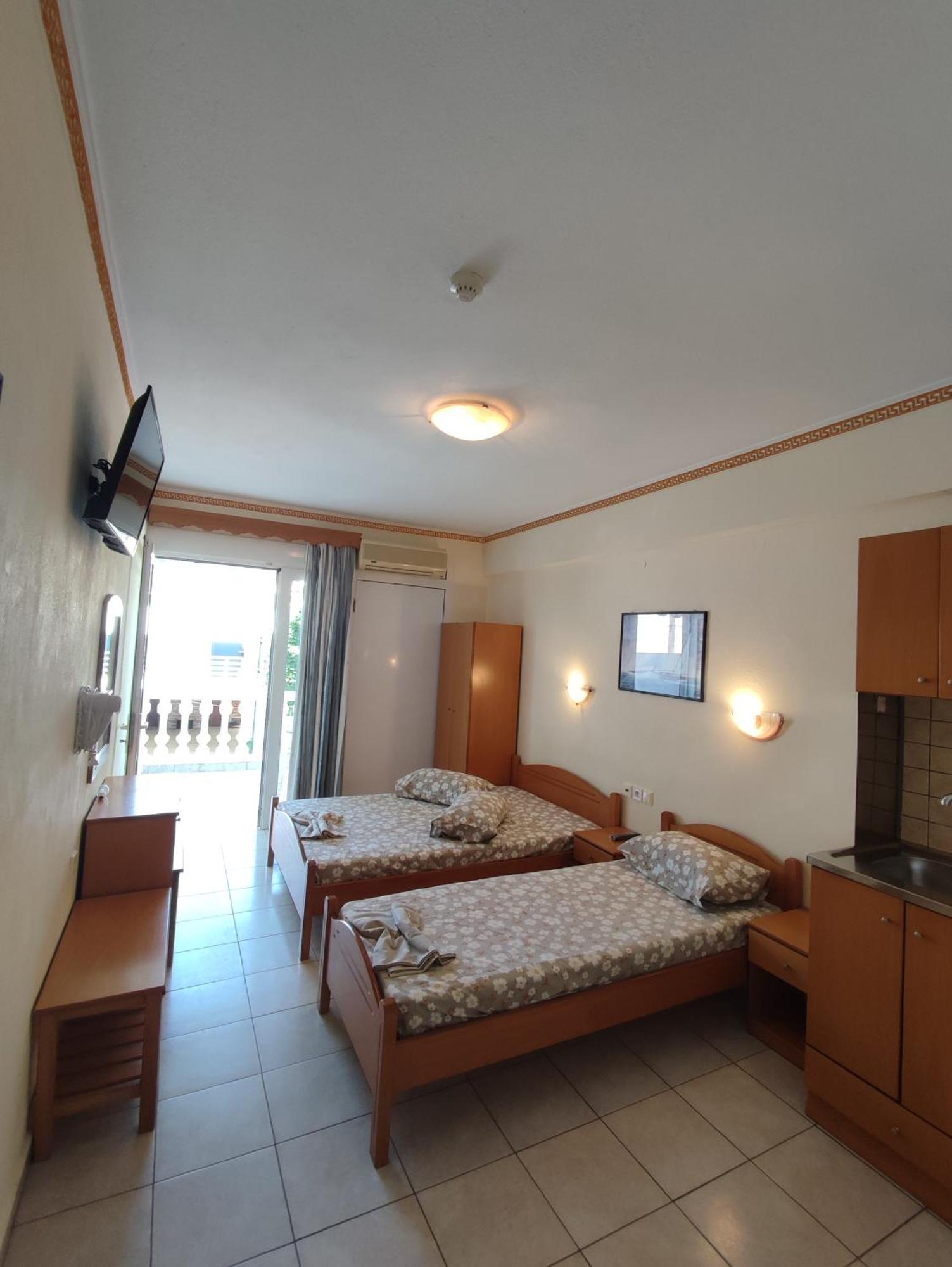 Villa Cosmos Inn Olympiakí Aktí Exterior foto